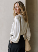 Women's Premium White Satin V-neck Long-sleeve Lace Top ZMZ2536H9SWL