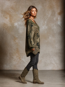 Women's Vintage Camo Print Lace-Panel V-Neck Sweater ZMZ2759H5XT
