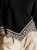 Women's Retro-Style Casual Crew-Neck Long-Sleeve Sweater With Leopard-Print Hem Detail ZMZ2479I9ZYY
