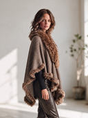 Women's Classic American Retro Style Houndstooth Poncho Cape With Faux Fur Collar And Trim, Open Front Wrap Shawl ZMZ1089J2ZYY