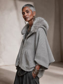 Women’s American Retro Casual Style Grey Ribbed Knit Hooded Zip Cardigan With Faux Fur Trim, Batwing Sleeves ZMZ1610J9ZYY