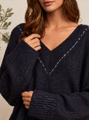Women's Navy Oversized V-Neck Pullover Sweater With Contrast Stitching And Ribbed Cuffs ZMZ1688J6YZH