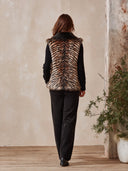 Women's Tiger Stripe Faux Fur Vest With Black Fur Collar, Sleeveless Open-Front Winter Layer ZMZ1666J8YZH