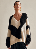 Women’s Classic Casual V-Neck Fuzzy Knit Pullover Sweater Black Beige Geometric Colorblock Long Sleeve ZMZ1631J1ZYY