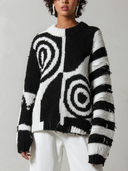 Women's Oversized Black And White Spiral Fringe Knit Sweater ZMZ2778J8YZH